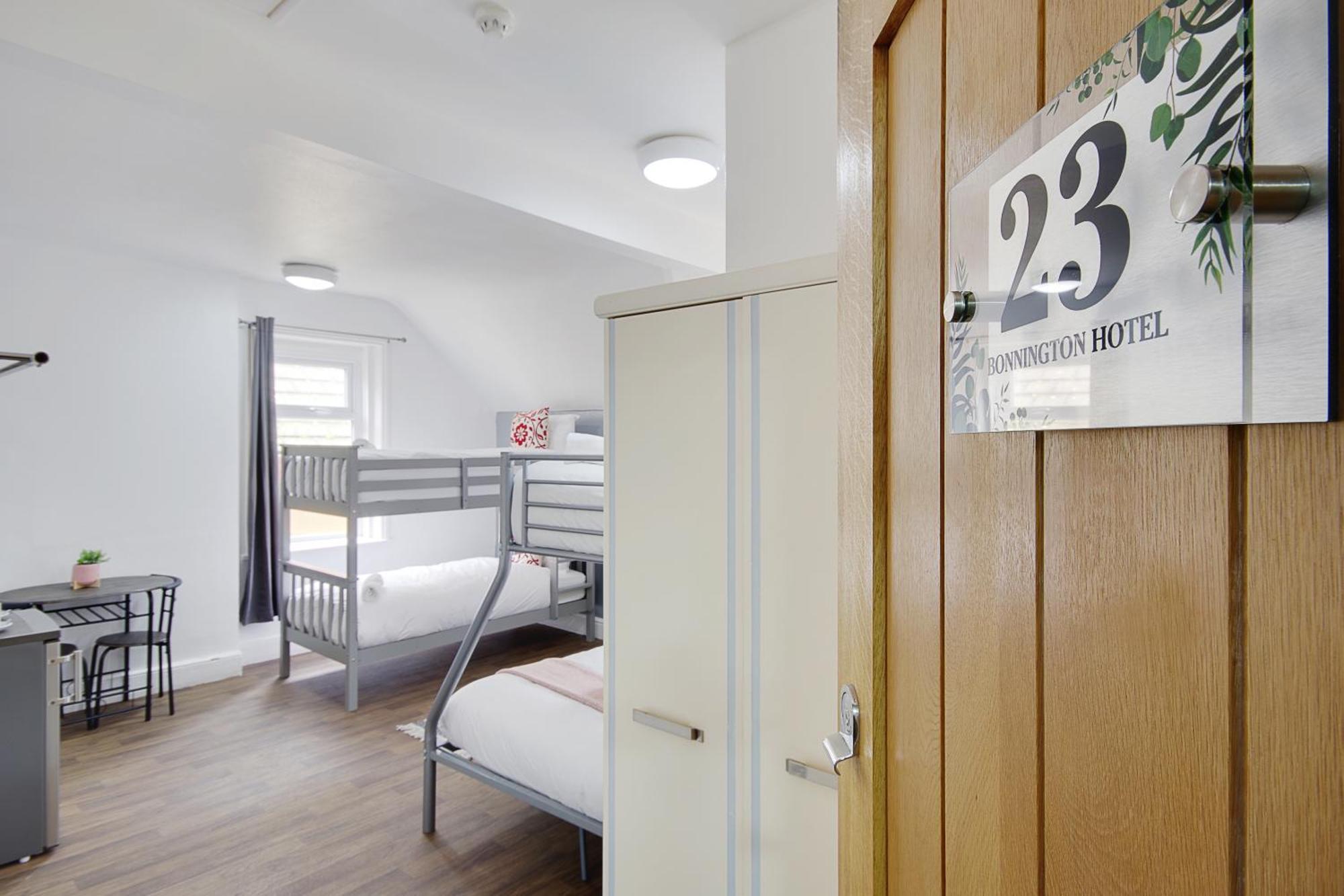 Azure Beach Hotel 伯恩茅斯 外观 照片