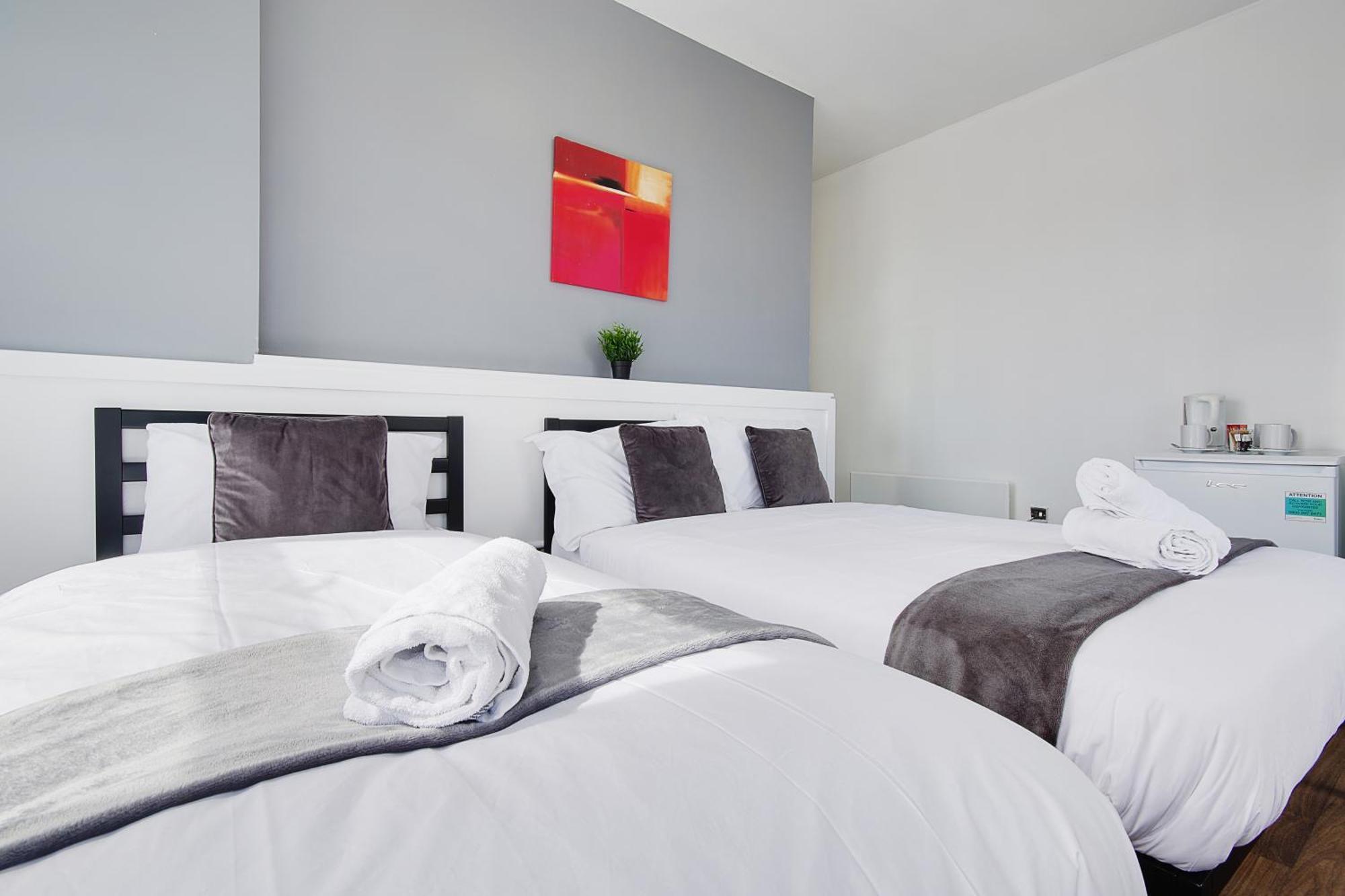 Azure Beach Hotel 伯恩茅斯 外观 照片