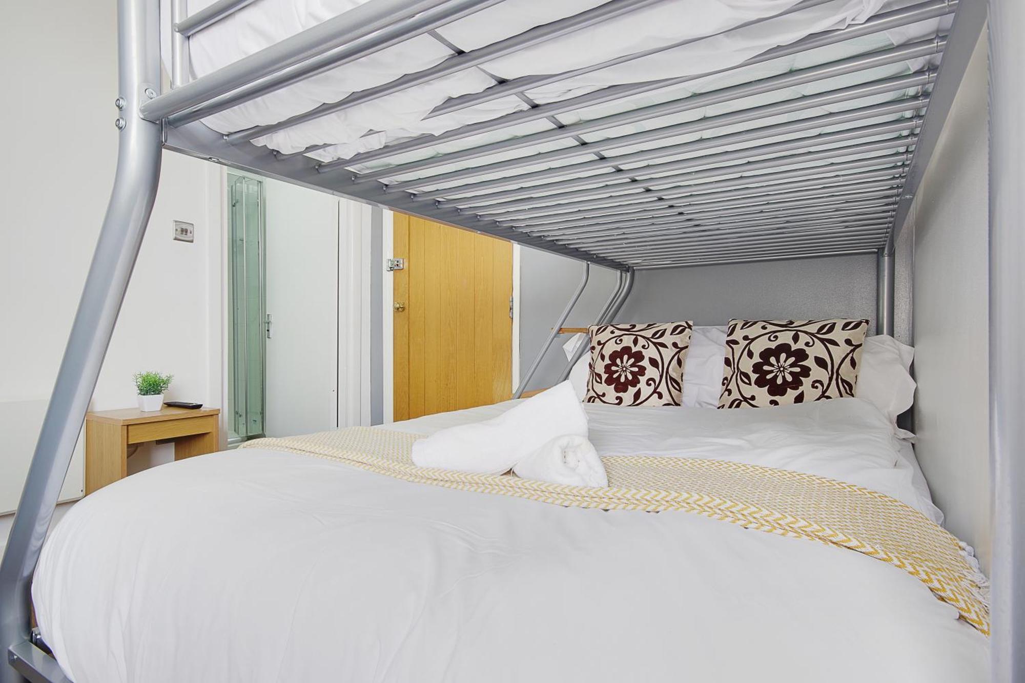 Azure Beach Hotel 伯恩茅斯 外观 照片